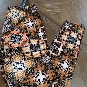 Brown Scroll Leggings